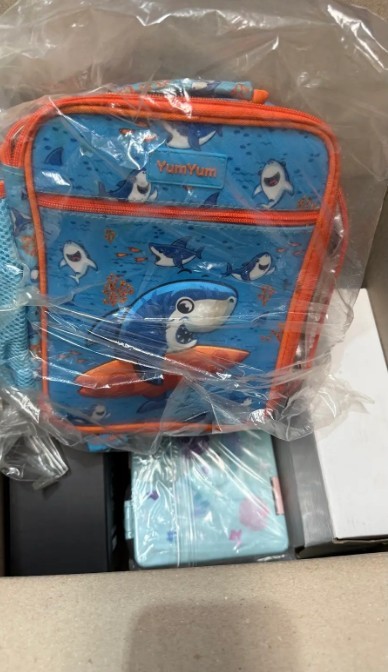 Assorted Box of Lunchboxes/Bags and Bottles.  NB: Items may not be in origi