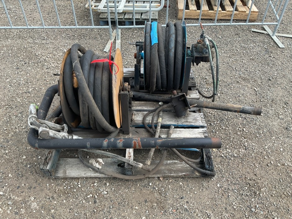 <p>2 x Hose Reels with Nozzles.</p>