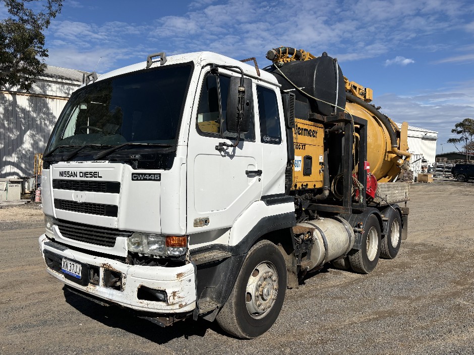 UD CW445 Vermeer LP100 XT Vacuum Excavation Truck