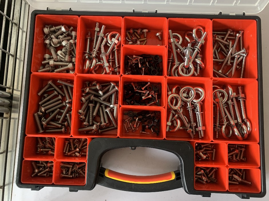 <p>Large Quality Carry Case with Stainless Steel and Steel Screws (Unused)<
