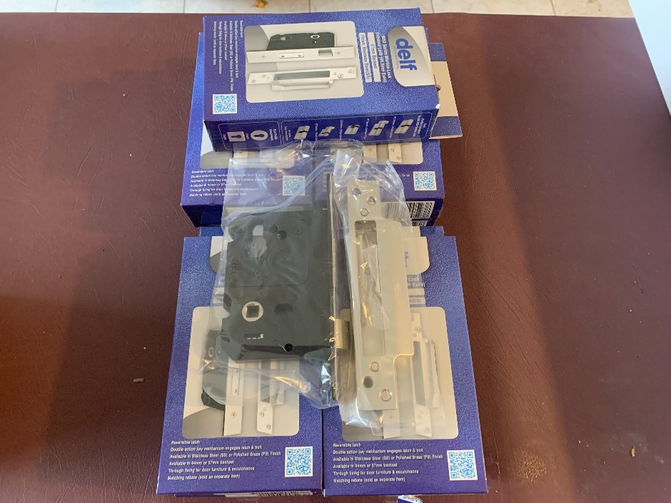<p>9 x Delf Entrance Locks, Stainless Steel (Unused)</p>