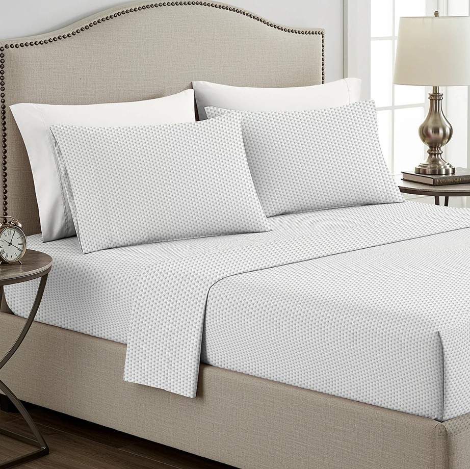 BOUTIQUE LIVING Cotton Flannel Sheet Set 4 Piece, Queen, Triangle Dot. NB: