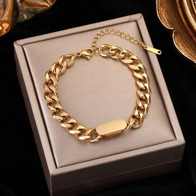 Stainless Steel Unisex Curb Bracelet in Gold (Adjustable)