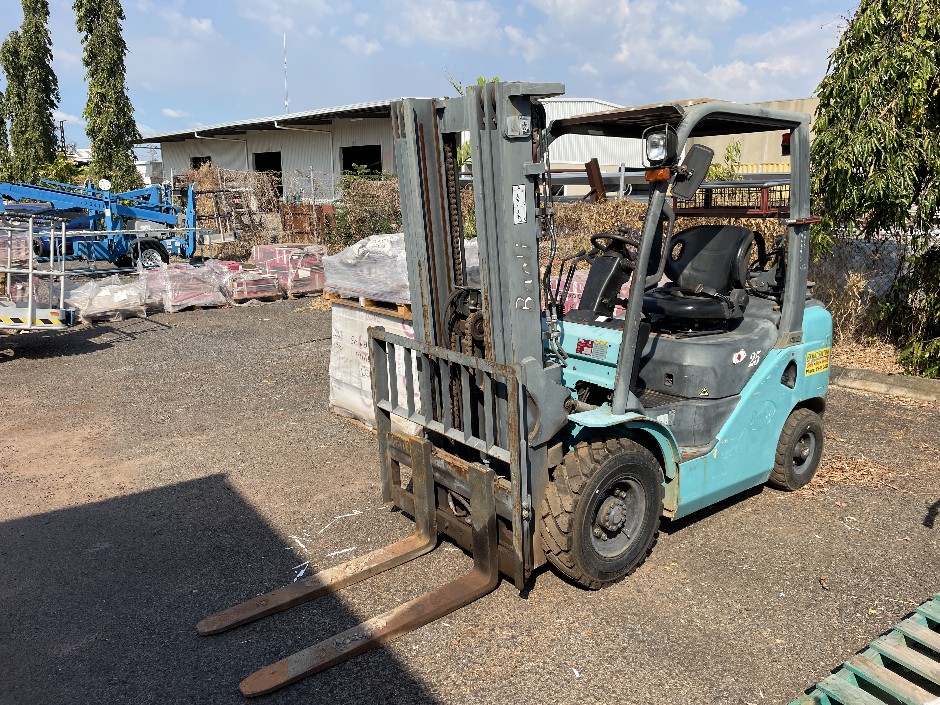 <p>2014 Baoli CPQD25 Forklift</p>