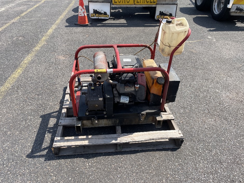<p>Spitwater HP251SAE Petrol Pressure Washer</p>