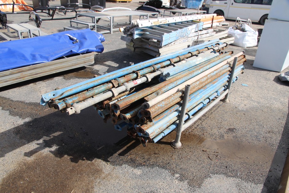 <p>Cup Lock Scaffolding</p>