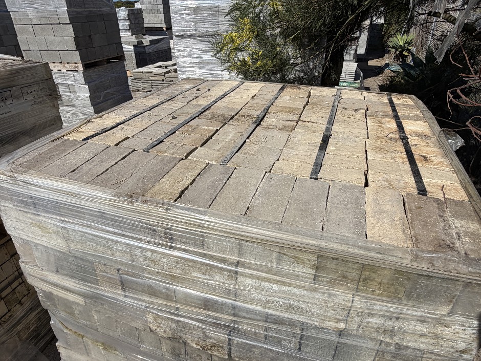 <p>Dry Press Solid Angle Face House Bricks - Brown 110mm x 235mm x 75mm 360