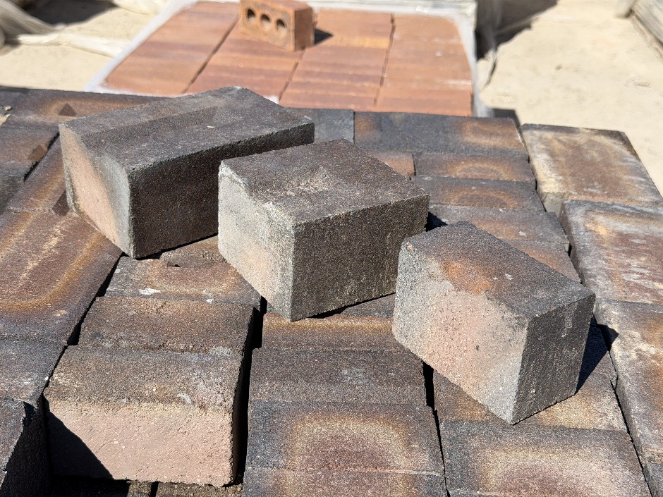 Dry Press Solid House Assorted Bricks