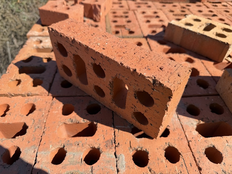 Extruded Half Height Bricks - 110mm x 235mm x 50mm(H) 820 Bricks, 2 Pall