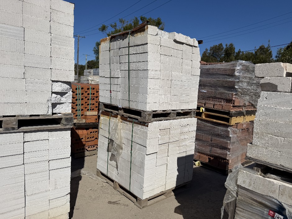 <p>Hebel Building Blocks - White Smooth Face 600mm x 100mm x 200mm 200 Bloc