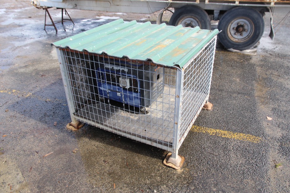 <p>Gensafe YF3300 Portable Petrol Generator with Cage (Sticker 25)</p>