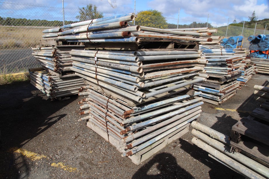 <p>Bricker-Scaffolding End Frames (Sticker 184)</p>
