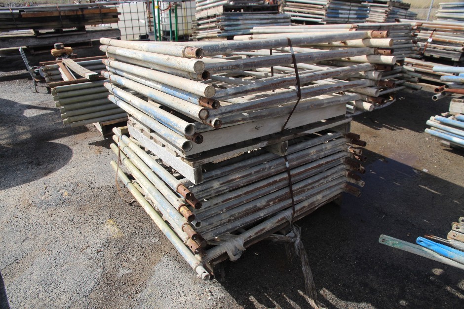 <p>Bricker-Scaffolding End Frames (Sticker 190)</p>