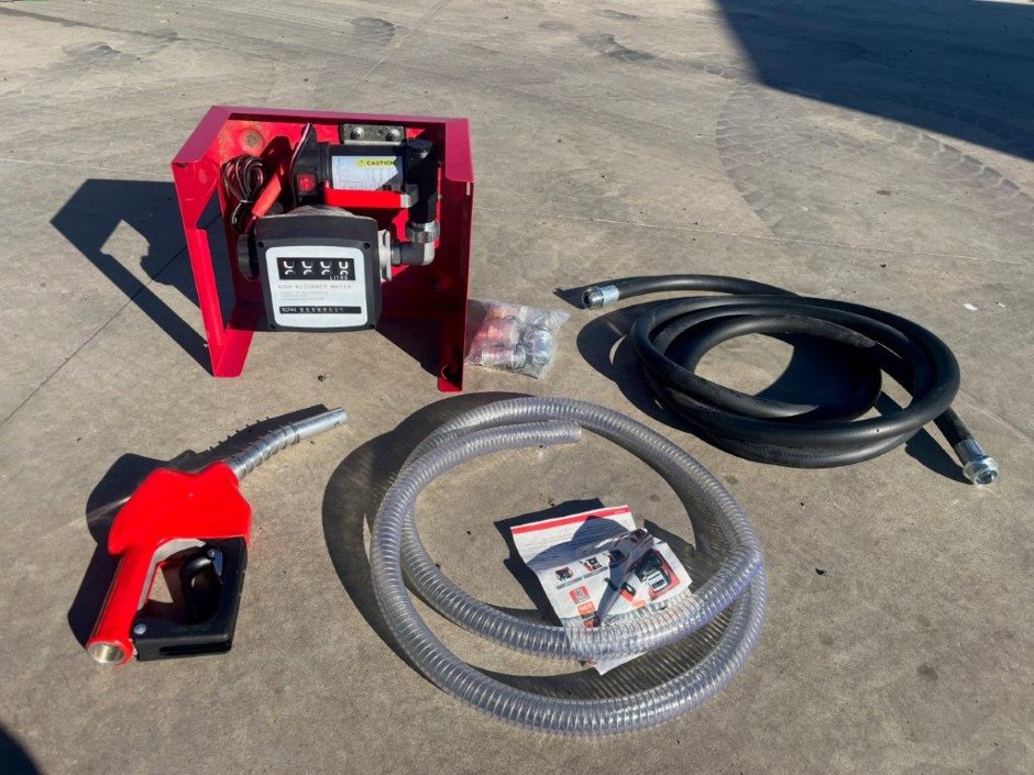 <p>12V Fuel Transfer Pump with meter(Unused)</p>