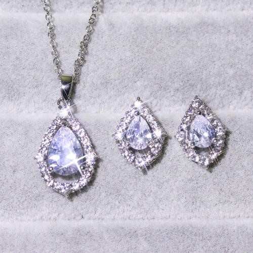 Stunning Diamond Shaped Necklace & Earring Set in Silver