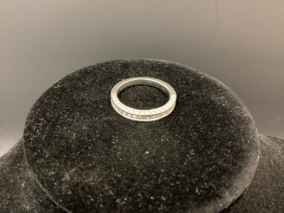 1 X Stamped Platinum Rosendorff Diamond Band Ring