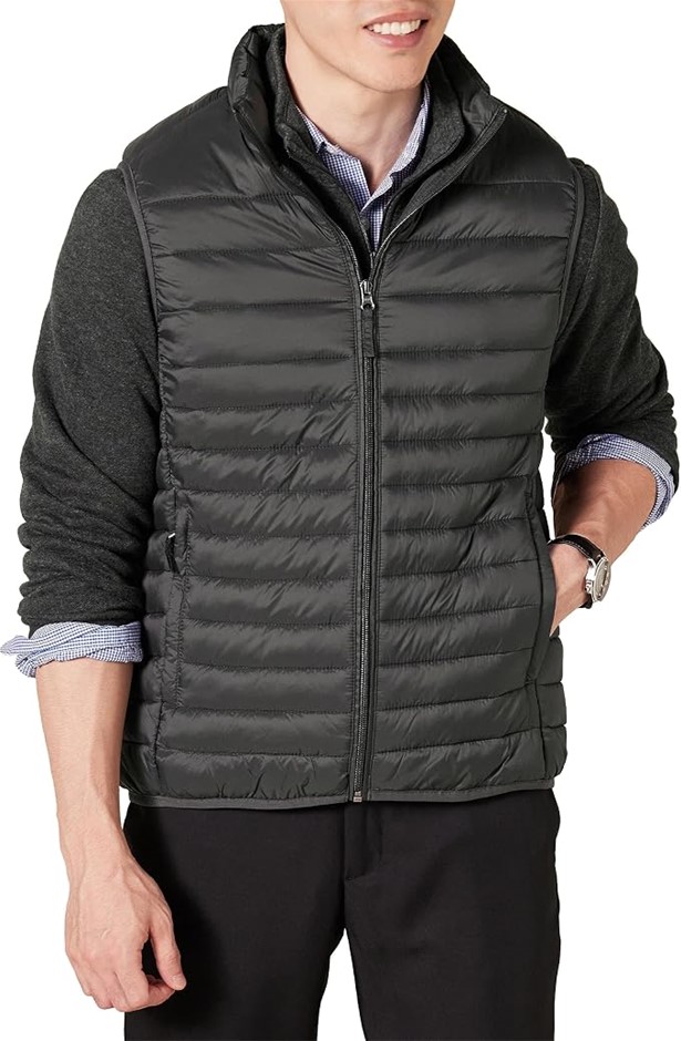 AMAZON ESSENTIALS Men's Lightweight Water Resistant Packable Puffer Vest, S
