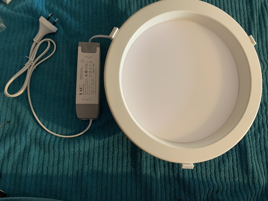 <p>3 x LAE LED Pure Aluminium LED Downlights, 40W (Unused)</p>