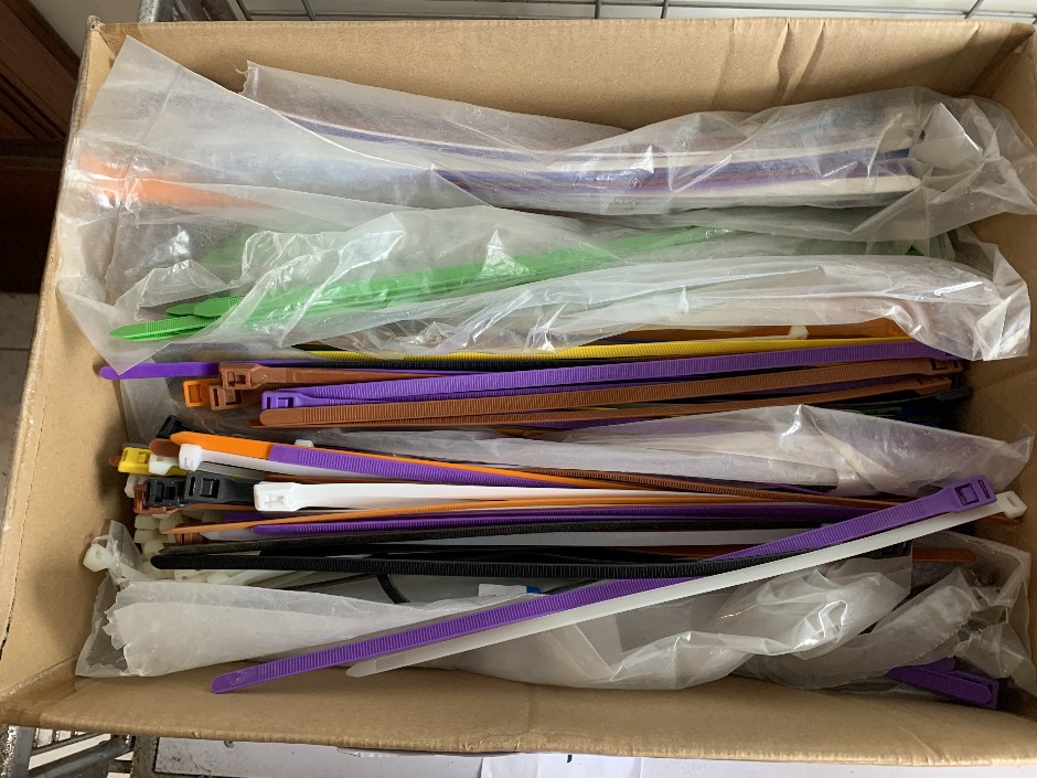 Large Quantity of Cable Ties, 10mm x 400mm (Unused)