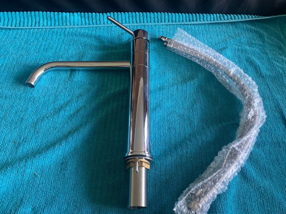 <p>1 x Multitude Tall Swivel Basin Mixing Tap (Unused)</p>
