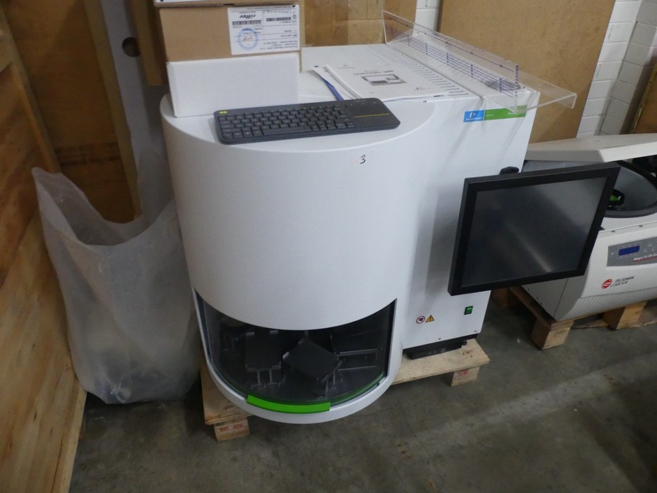 <p>Automated Nucleic Acid Extractor.</p>