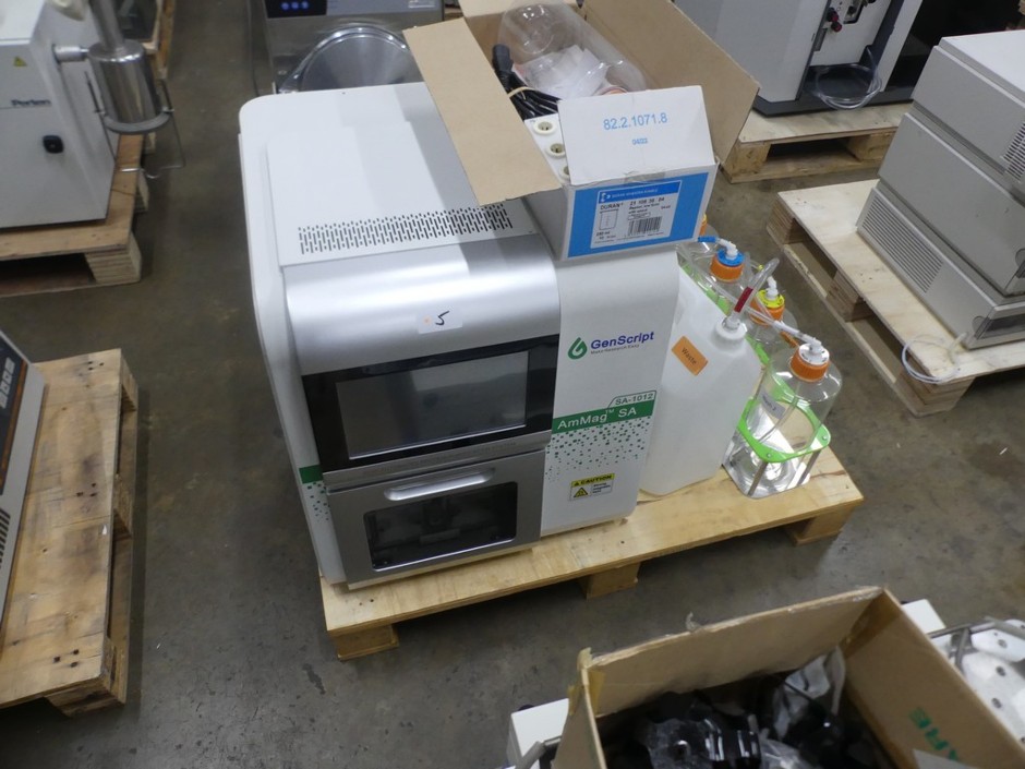 <p>Protein / antibody purification system 12 samples / run with touch scree