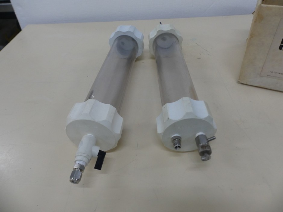 Gas purification molecular sieve trap