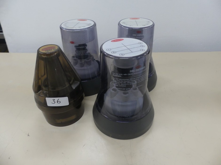 <p>Microbiological disk dispensers. Oxoid</p>