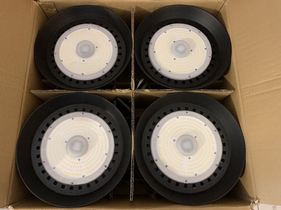 <p>1 x ERS Tech LED High Bay Lights with Remote (Unused)</p>