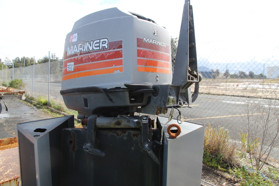 <p>Out Motor Display Stand and Motor</p>