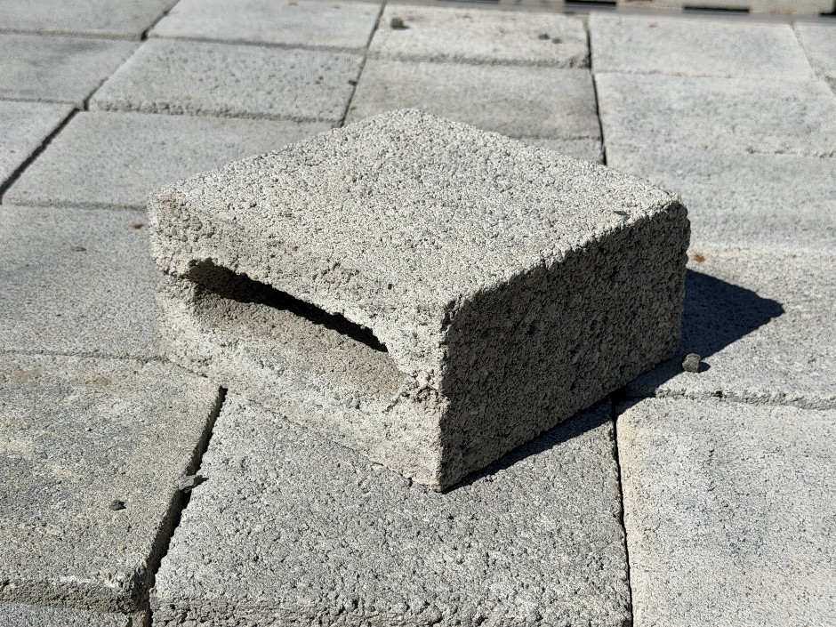 Concrete Building Blocks - Code 10.03 Grey with Smooth Face 90mm x 190mm