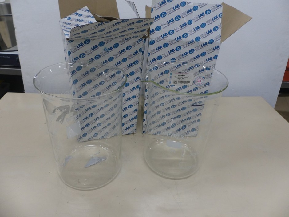 Beaker 5L Capacity Spouted with Graduations, Borosilicate Glass