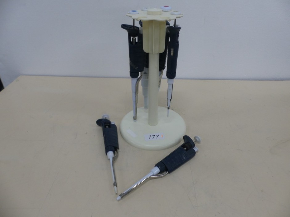 <p>Micro pipettor set of 6, variable volume (10-5000ul) with stand</p>