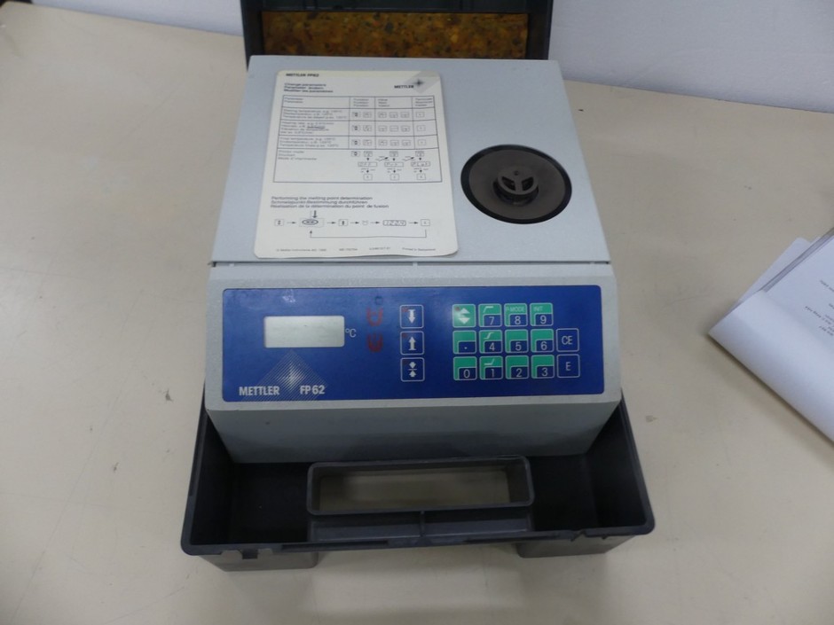 Melting Point Apparatus LED Display with Temperature Control to 300°C</p