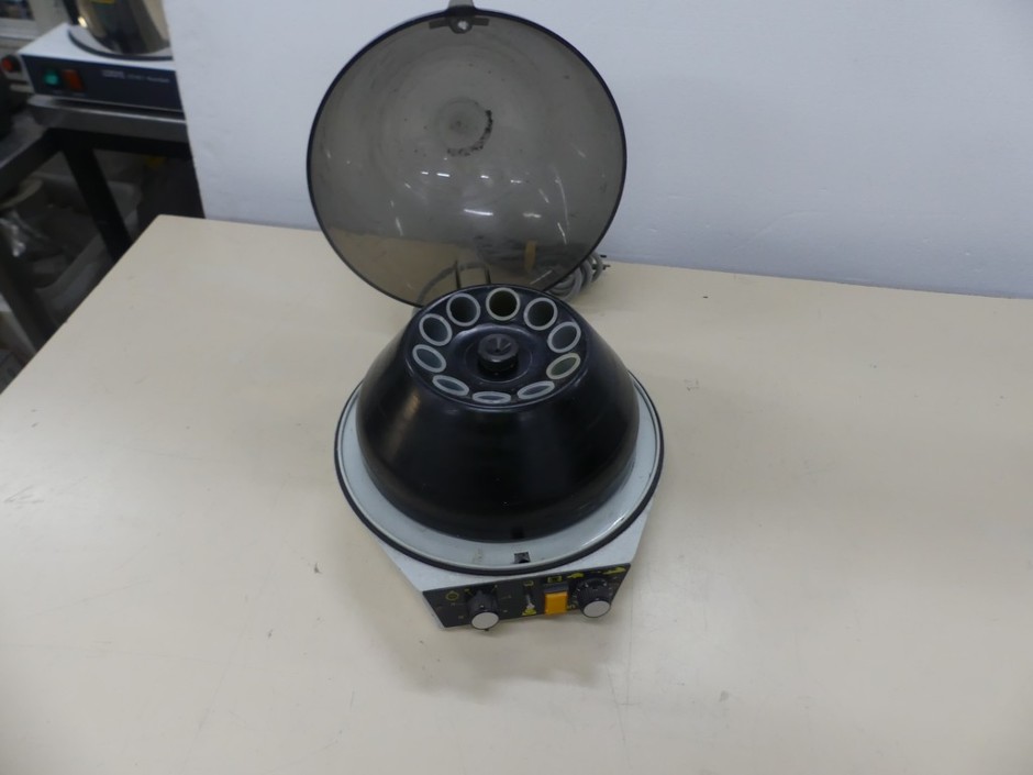 Centrifuge Variable Speed Fixed Angle Rotor for 10 x 30ml Tubes with Tim
