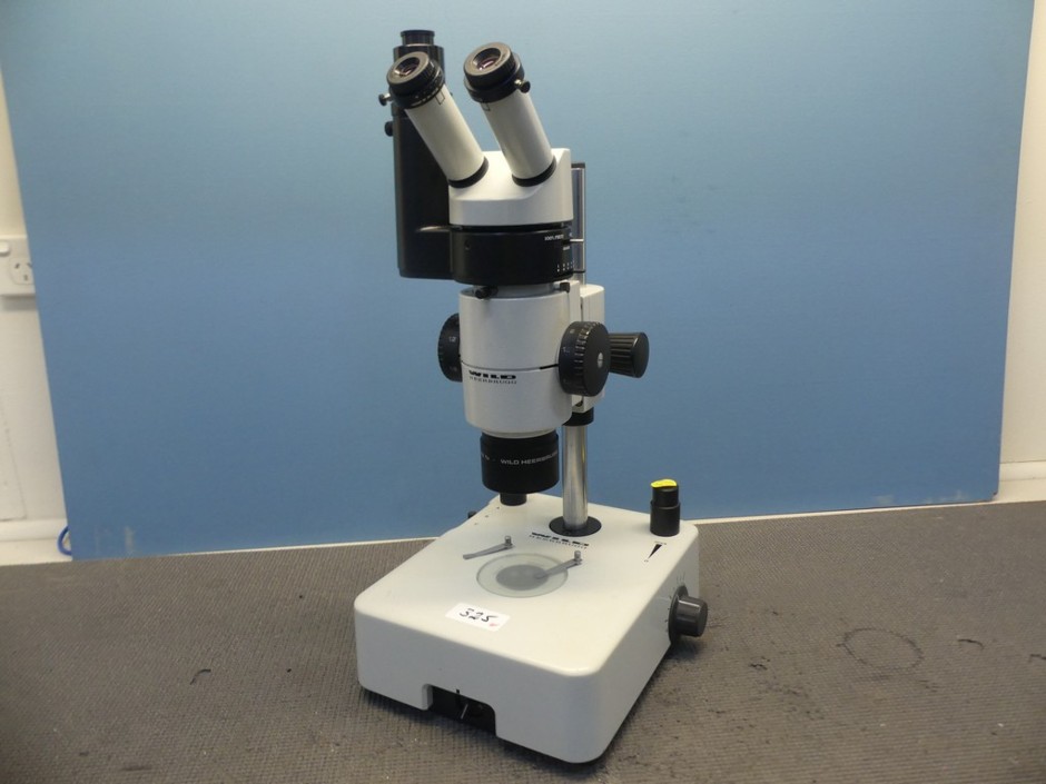 <p>Microscope Stereo Trinocular</p>