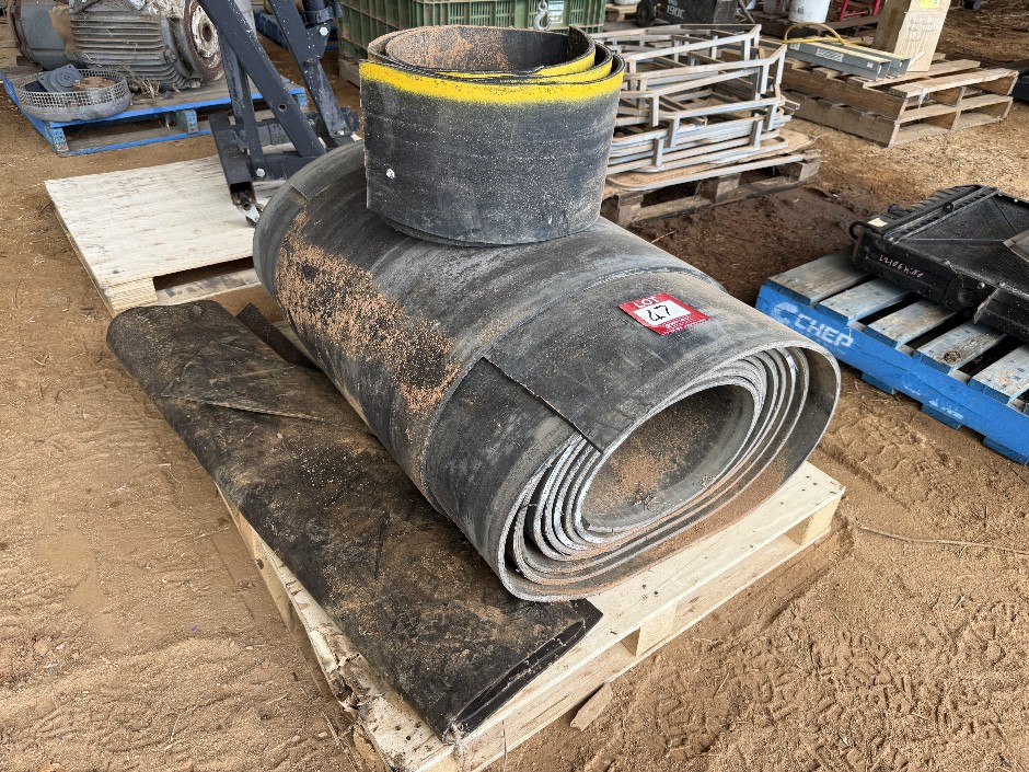 <p>Pallet of Assorted Conveyor Belting Offcuts – Various Sizes</p>