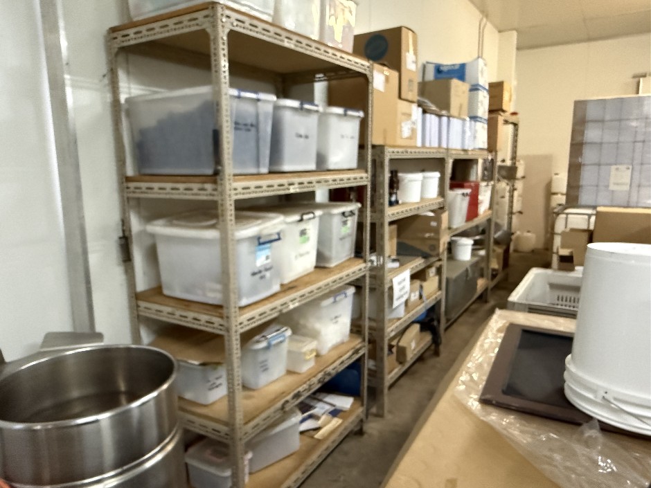 <p>Shelving Unit (4 X Bays)</p>