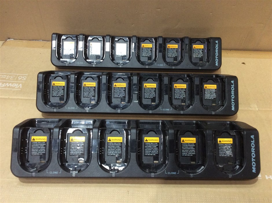 Motorola NNTN7981C Multi-Unit Battery Charger (Lot of 3)