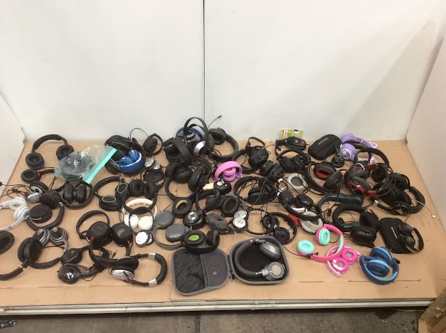Mixed Brand and Model Wired and Wireless Headphones