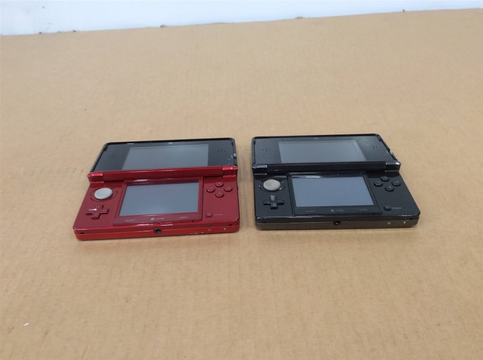Nintendo 3DS CTR-001 Handheld Game Console (Lot of 2)