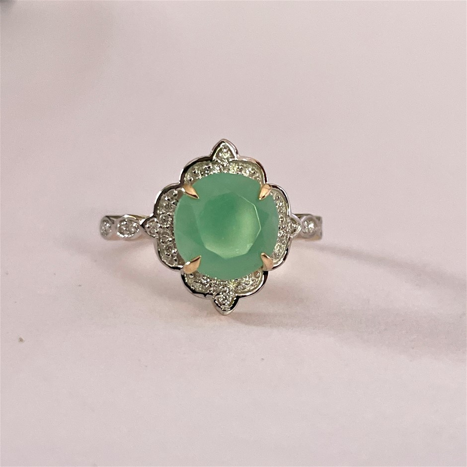 Yellow Gold Natural Emerald & Diamond Ring with IGI valuation