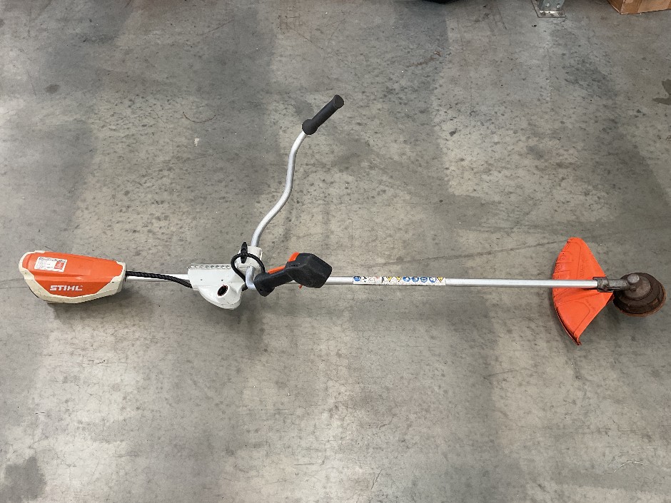 <p>STIHL BRUSH CUTTER FSA130</p>