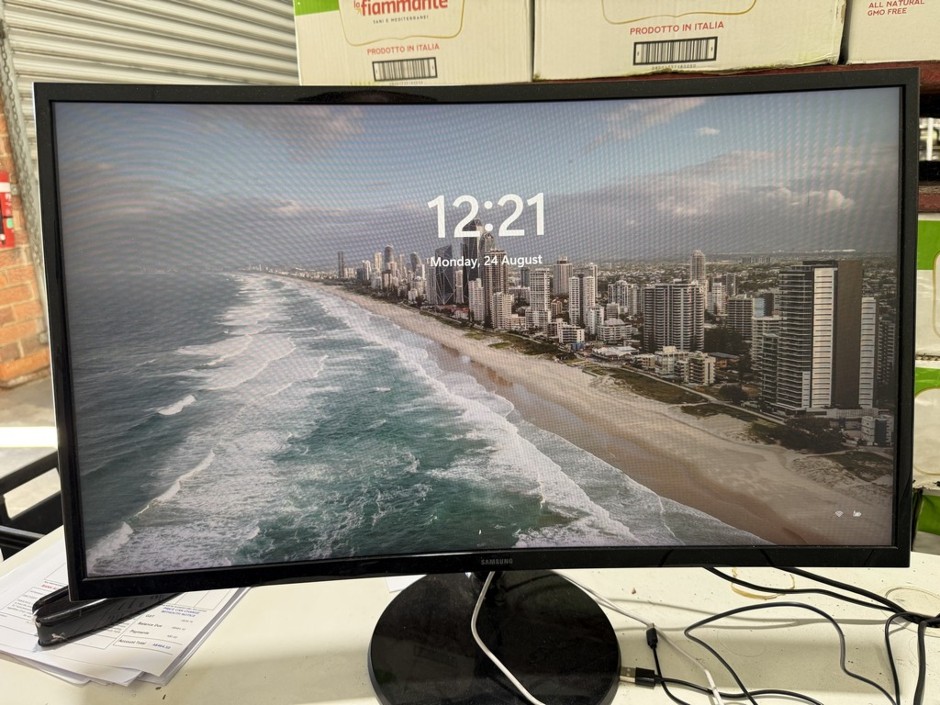 <p>Samsung 27" Curved HDMI Monitor</p>