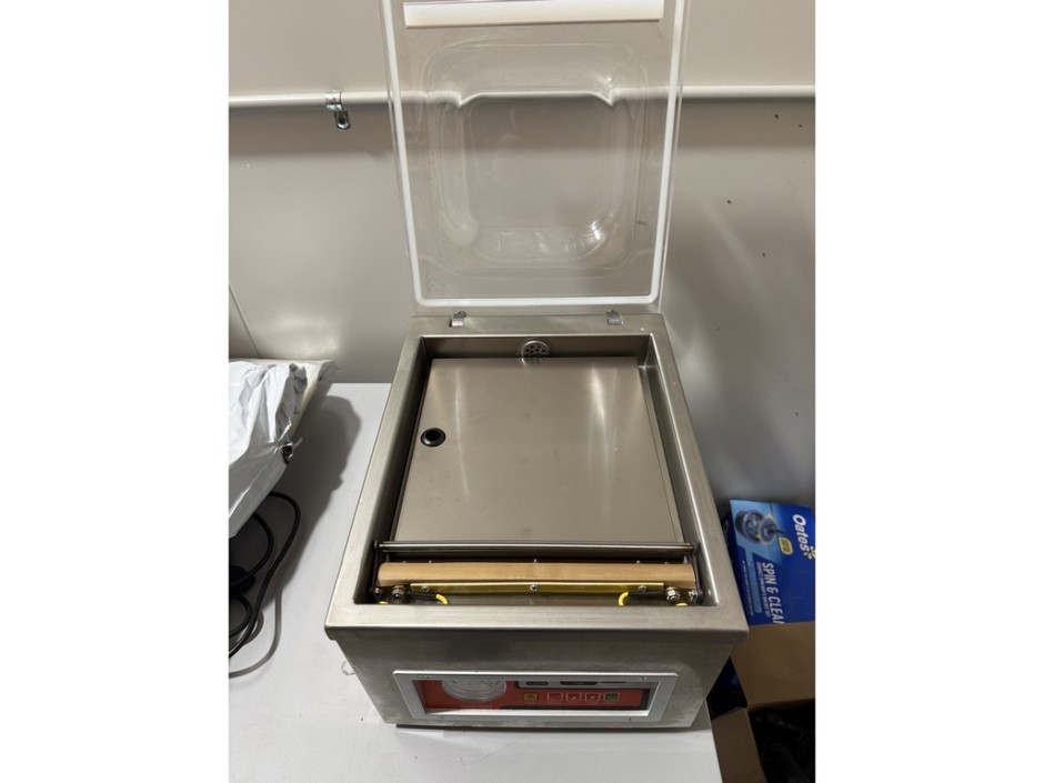 Vacuum-Sealing Machine