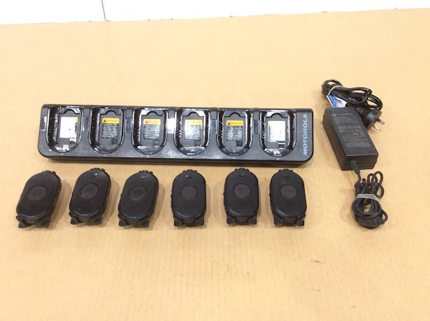Motorola CLP107e Two Way Radio with NU50-9120400-I3/NNTN7981C Power Supply