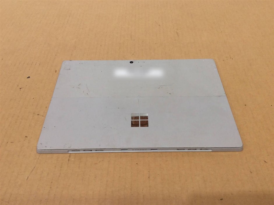 MICROSOFT SURFACE 1724 Laptop I5-6300U 4GBRAM 128GB