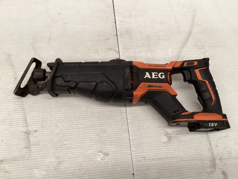 <p>AEG Reciprocating Saw</p>