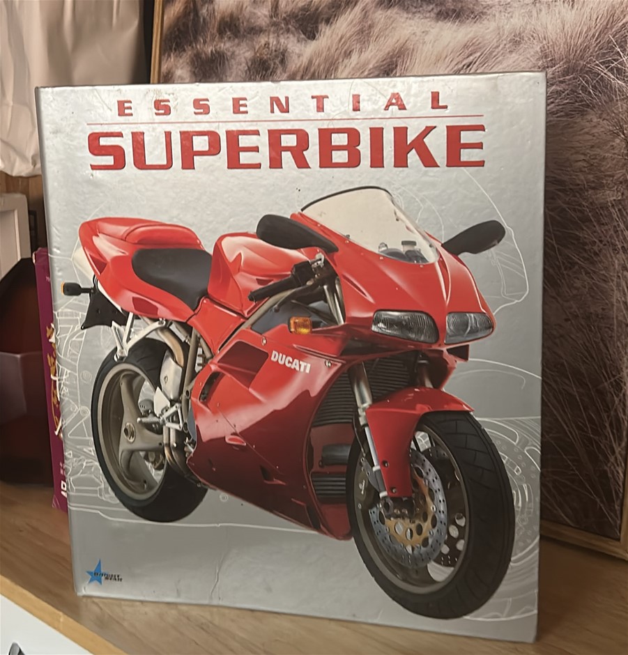 Essential Superbike Collectors Folder