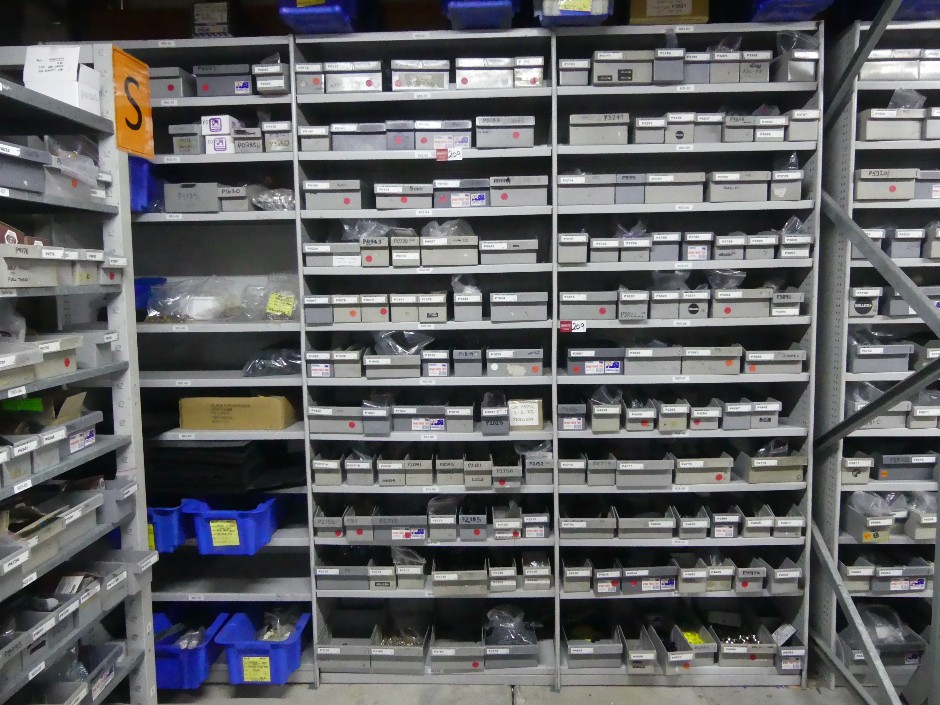 Shelving Unit (3 x Bays)